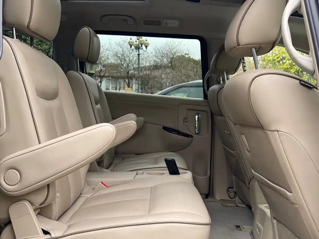 NISSAN QUEST 2014
