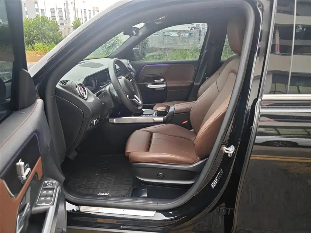 MERCEDES BENZ GLB 2021
