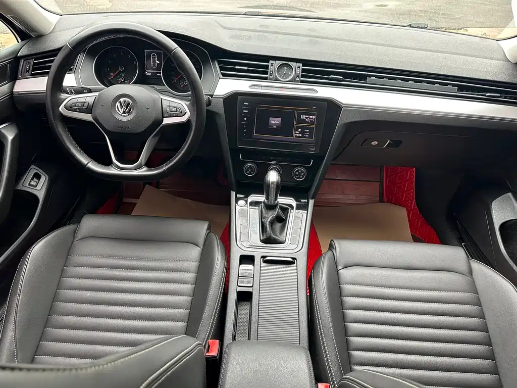 VOLKSWAGEN MAGOTAN 2020