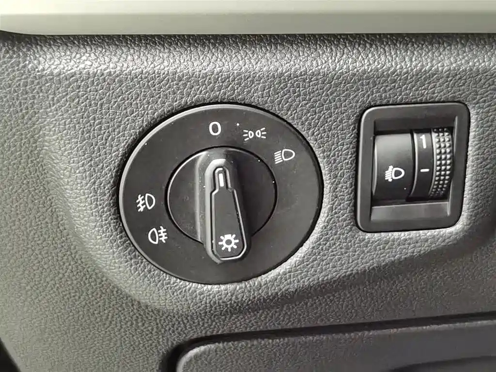 VOLKSWAGEN LAVIDA 2021