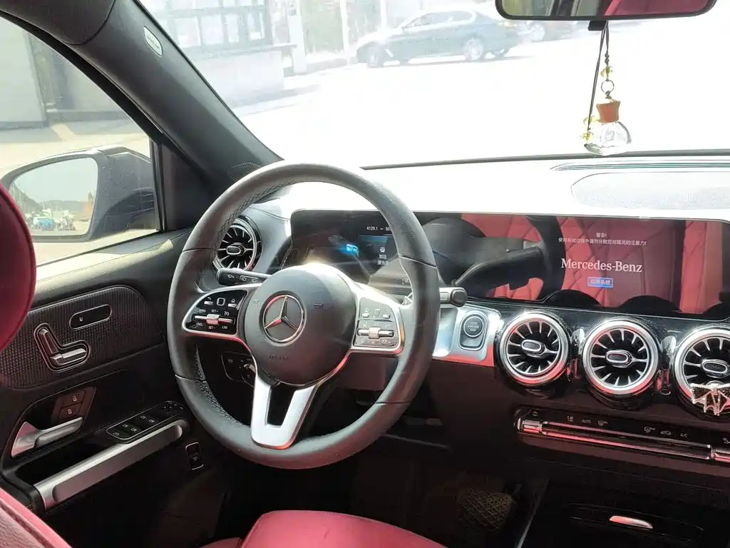 MERCEDES BENZ GLB 2022