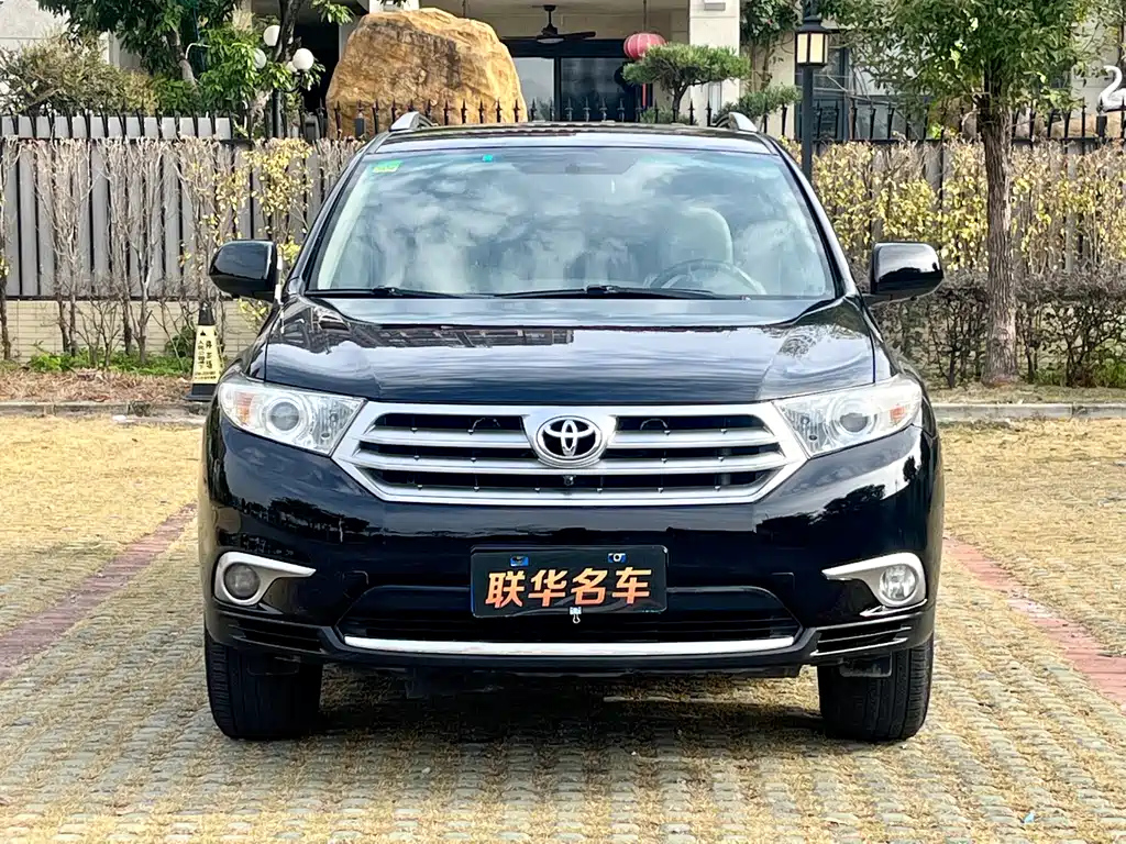 TOYOTA HIGHLANDER 2013