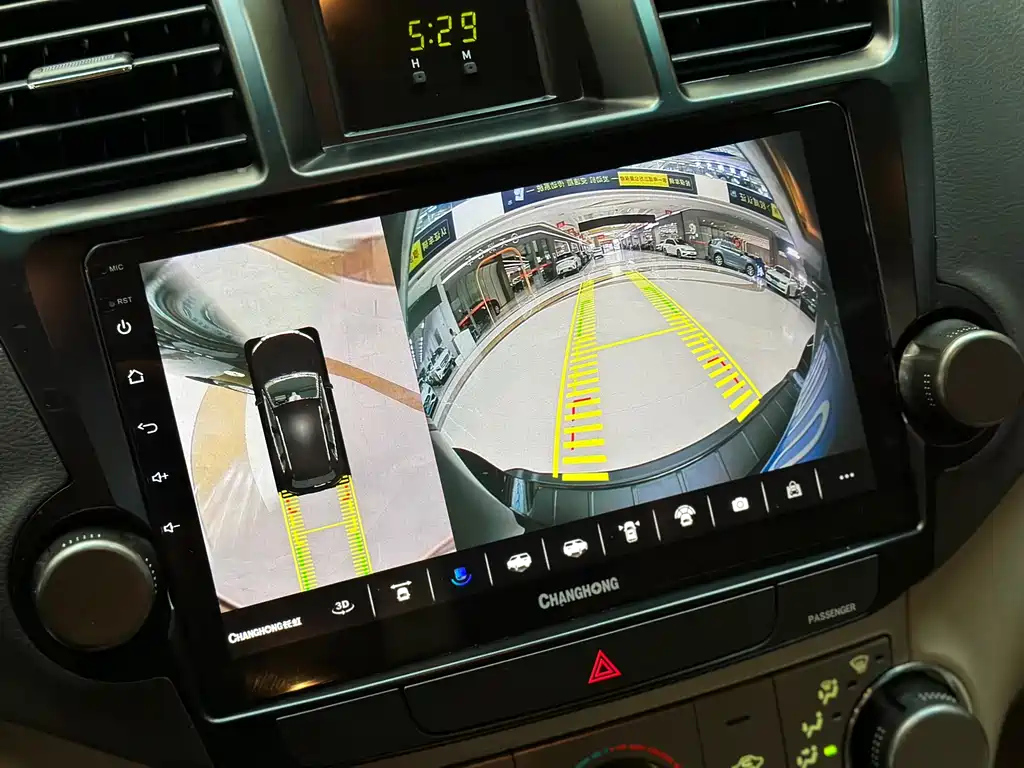 TOYOTA HIGHLANDER 2015