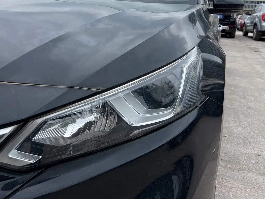NISSAN TEANA 2022