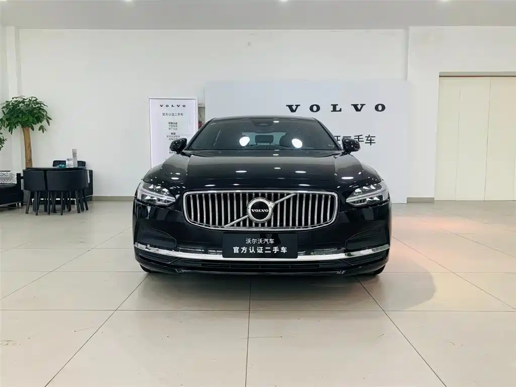 VOLVO S90 2022
