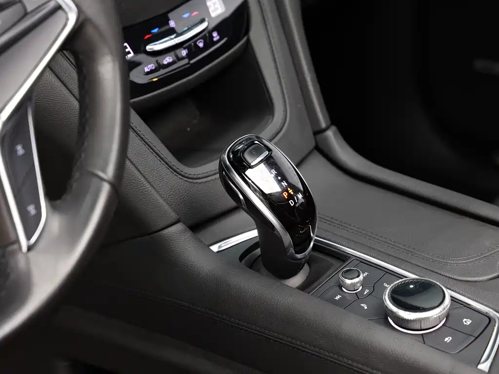CADILLAC XT5 2021
