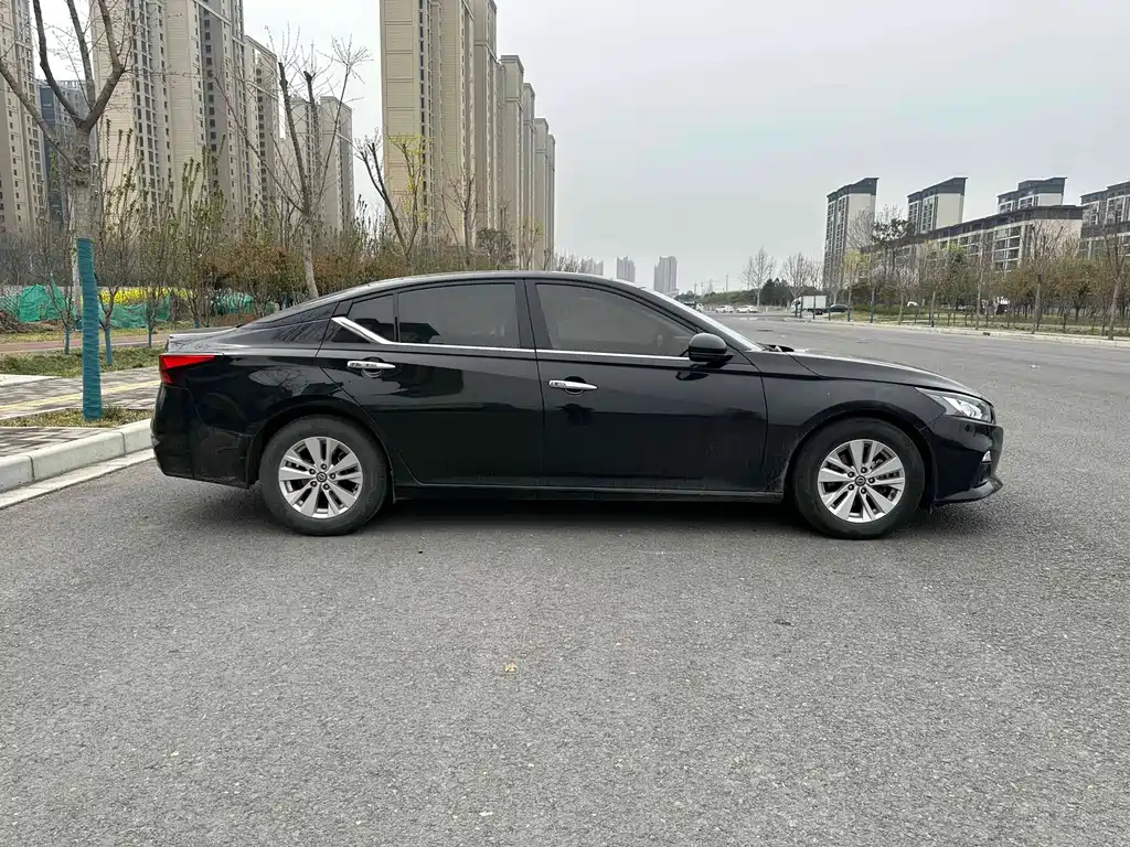 NISSAN TEANA 2019