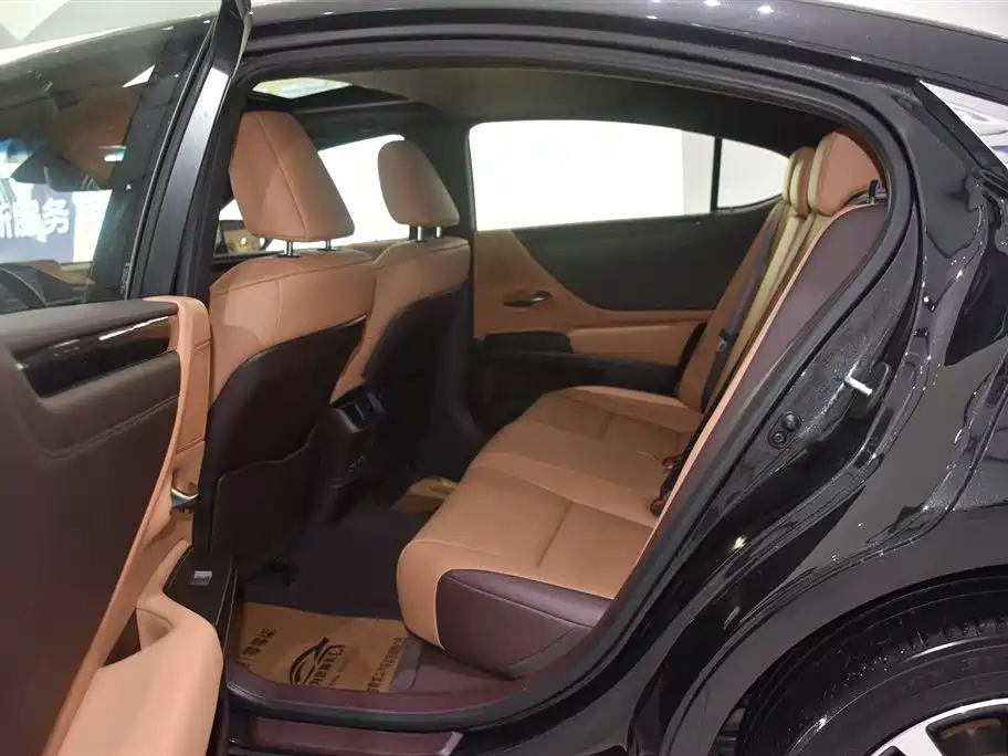 LEXUS ES 2021