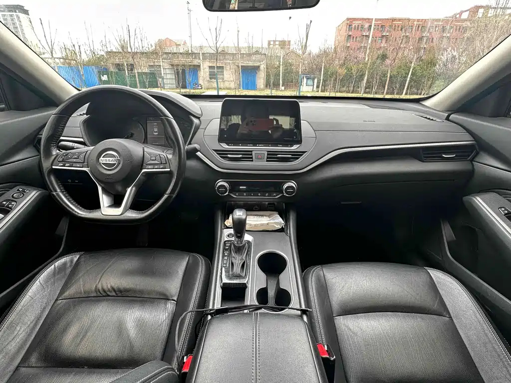 NISSAN TEANA 2019