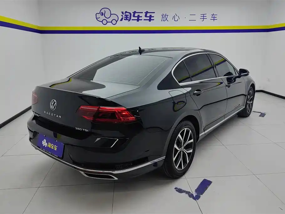 VOLKSWAGEN MAGOTAN 2022