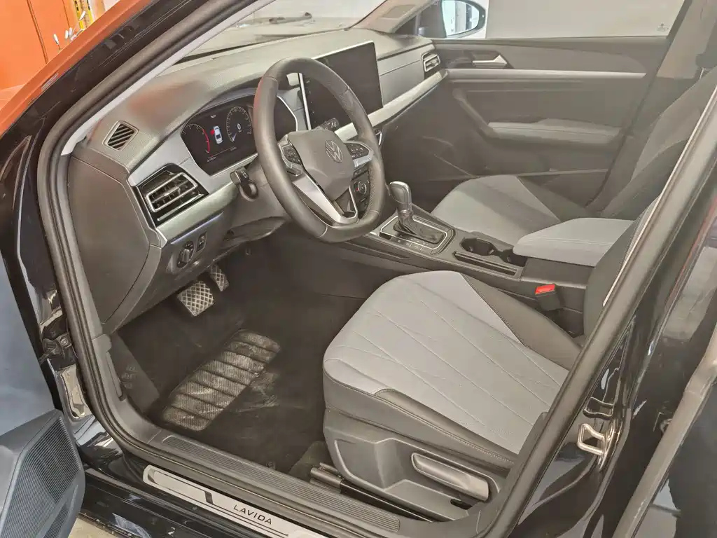 VOLKSWAGEN LAVIDA 2022