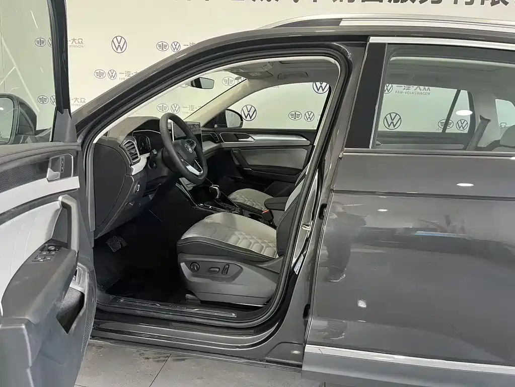 VOLKSWAGEN TAYRON 2024