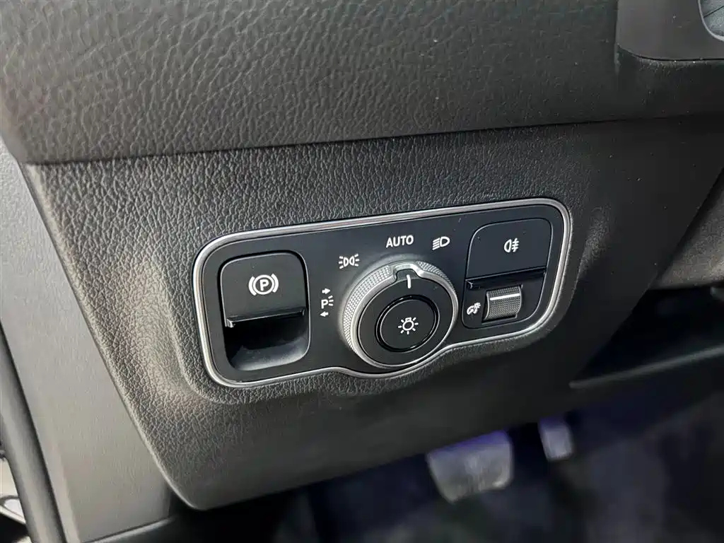 MERCEDES BENZ GLB 2022