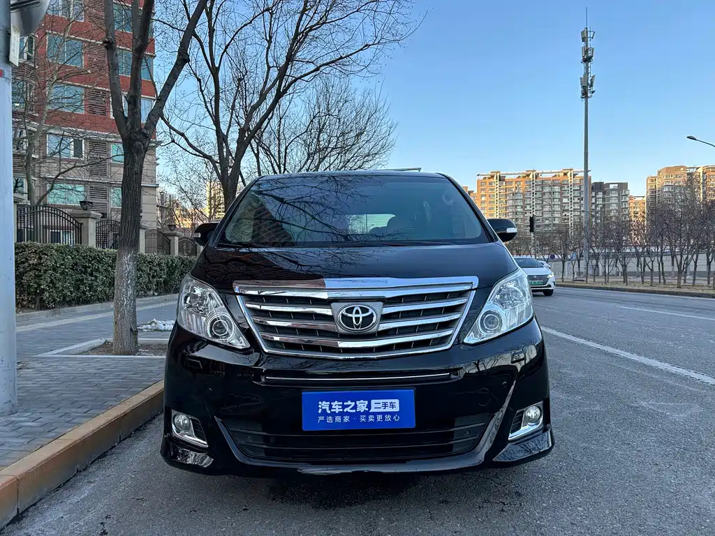TOYOTA ALPHARD 2015