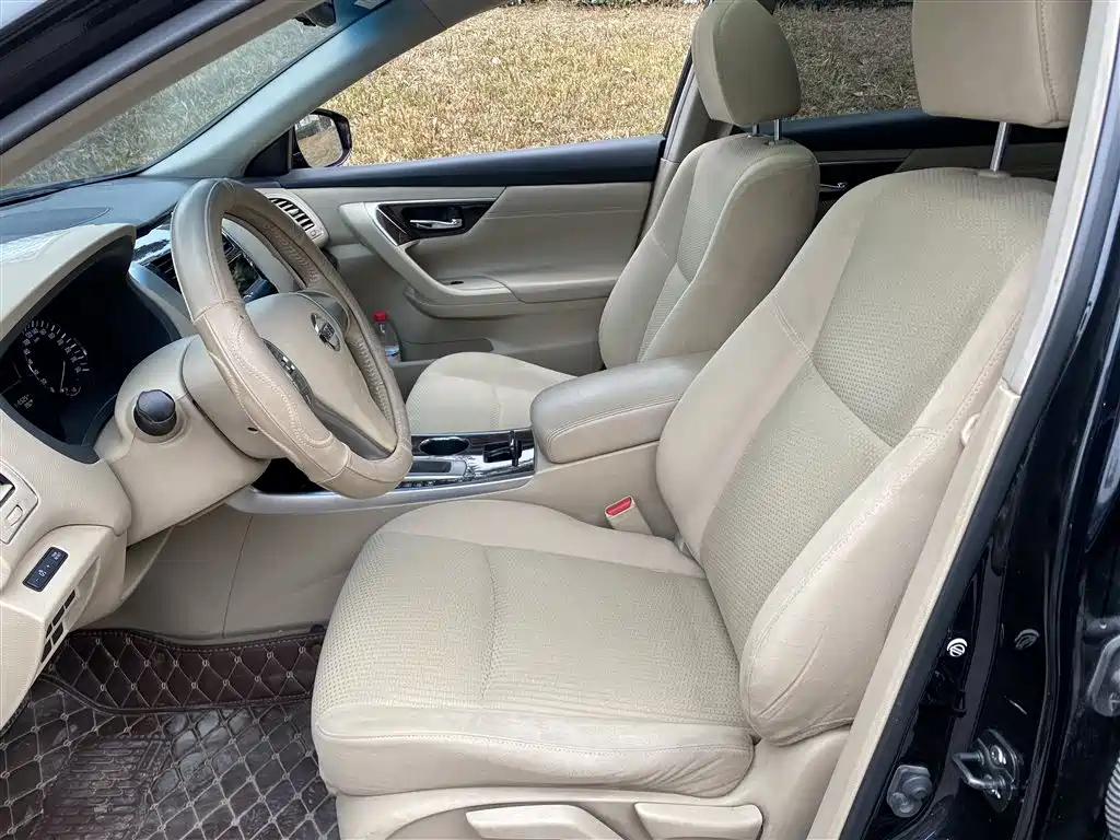 NISSAN TEANA 2015