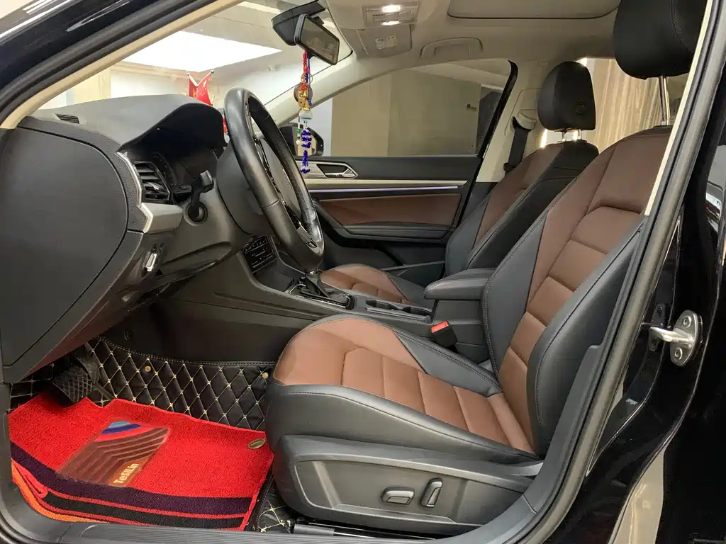 VOLKSWAGEN LAVIDA 2020