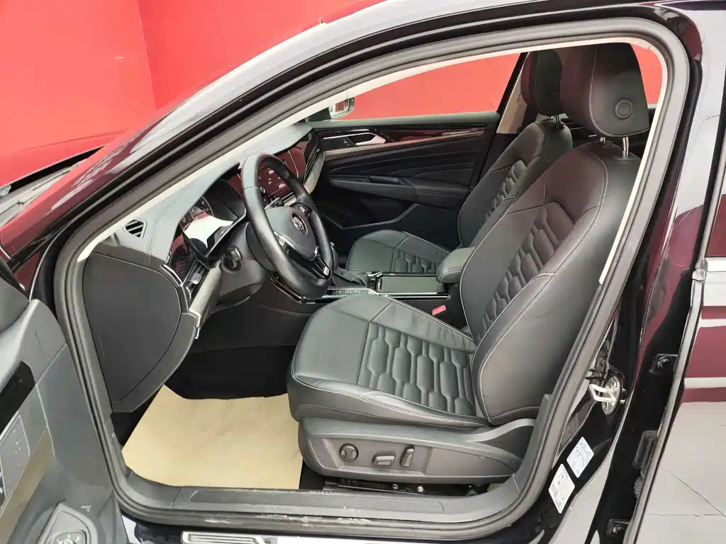 VOLKSWAGEN PASSAT 2020