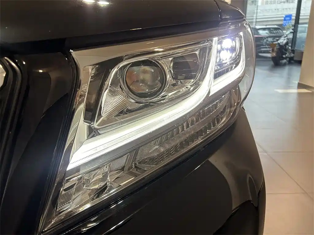 TOYOTA ALPHARD 2018
