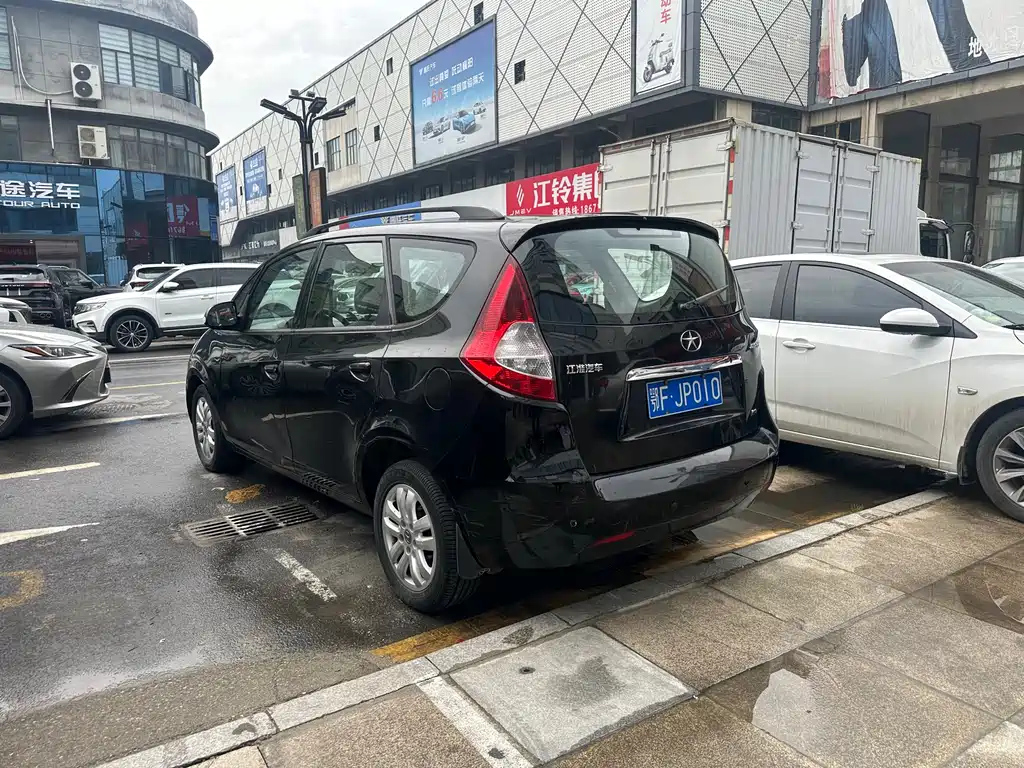 JAC REFINE M2 2012