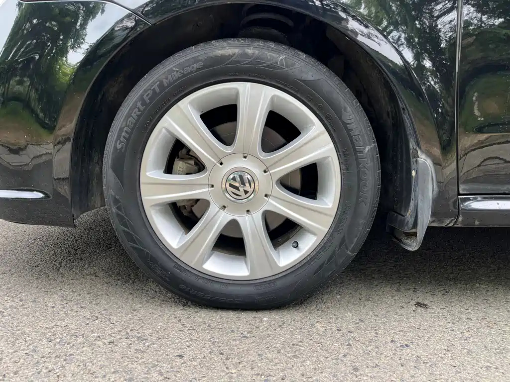 VOLKSWAGEN LAVIDA 2010