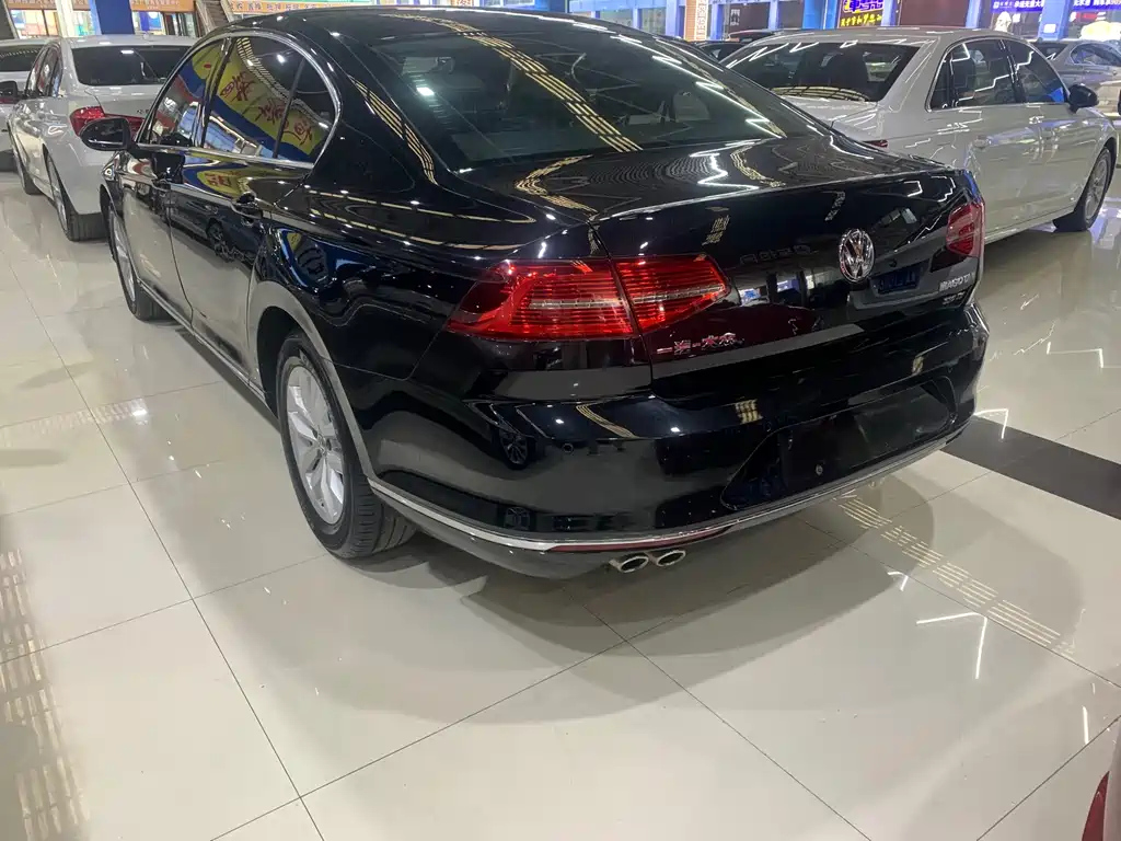 VOLKSWAGEN MAGOTAN 2017