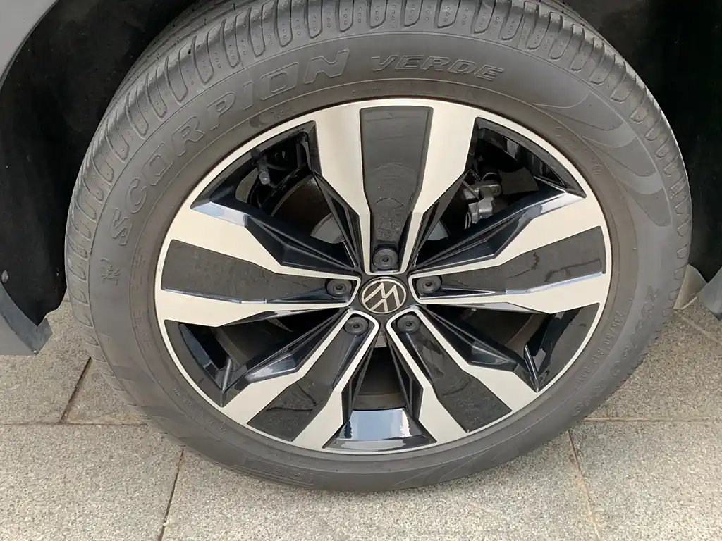 VOLKSWAGEN TIGUAN L 2022