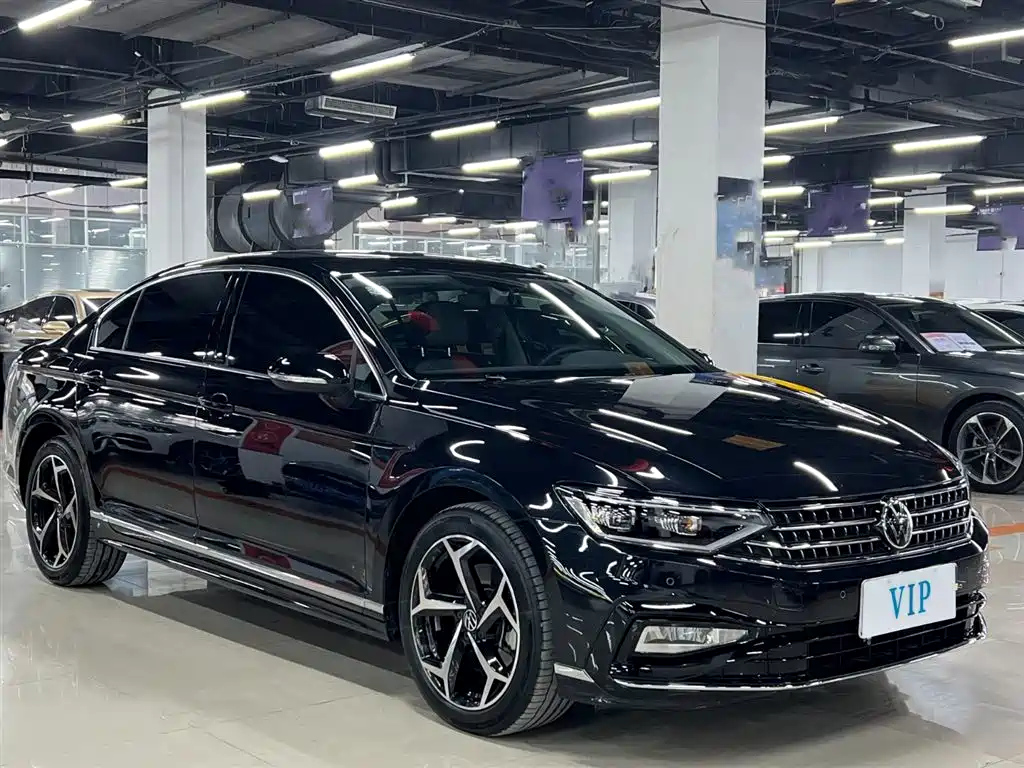 VOLKSWAGEN MAGOTAN 2022