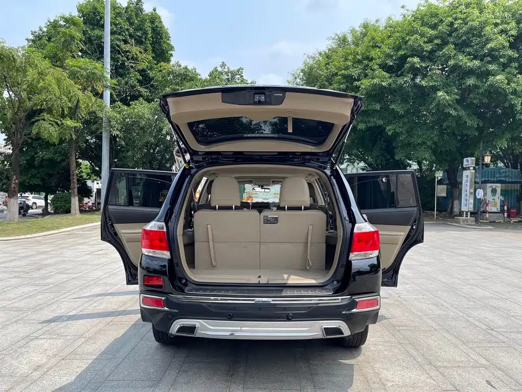 TOYOTA HIGHLANDER 2014