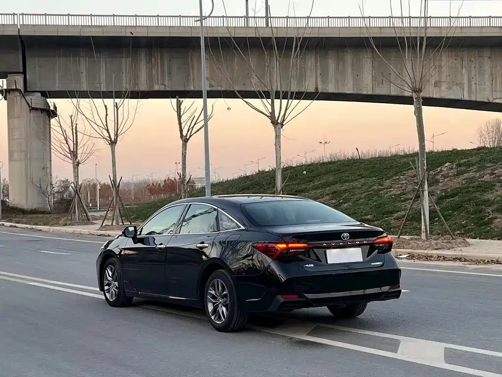 TOYOTA AVALON 2019
