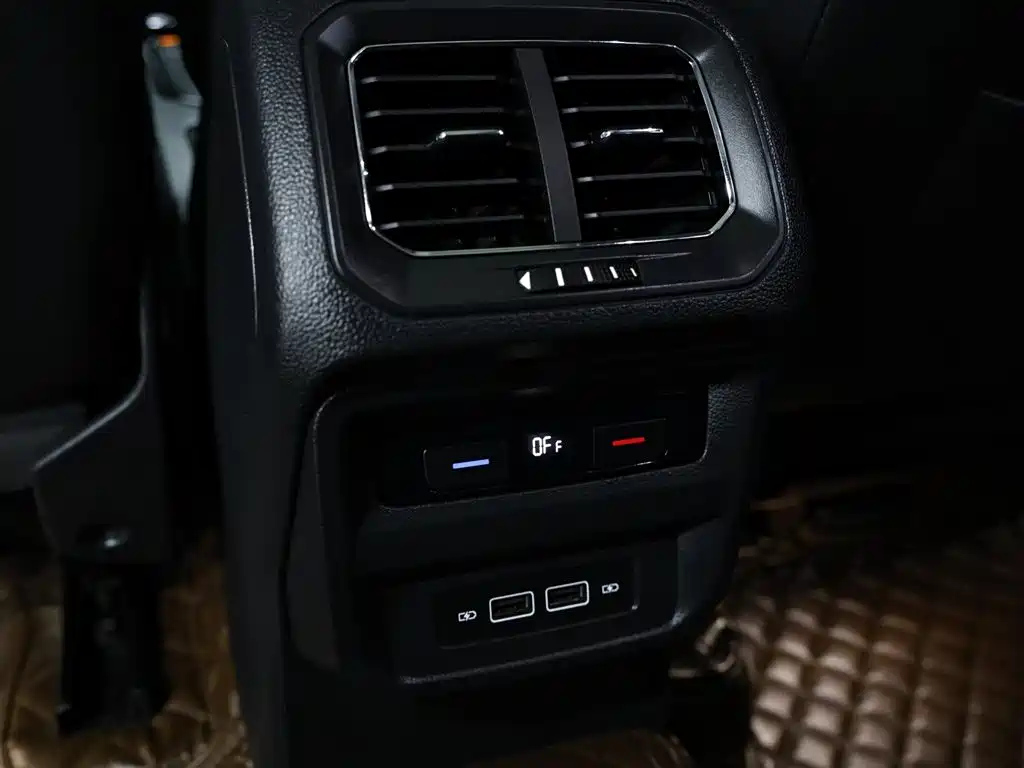 VOLKSWAGEN TIGUAN L 2020