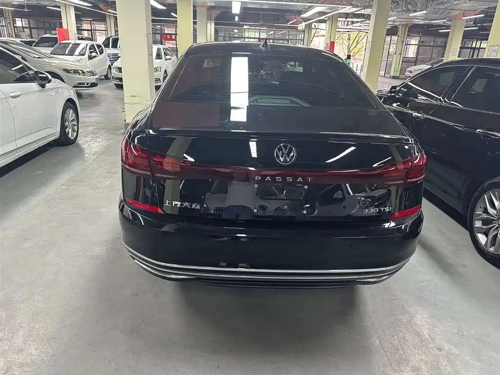 VOLKSWAGEN PASSAT 2021