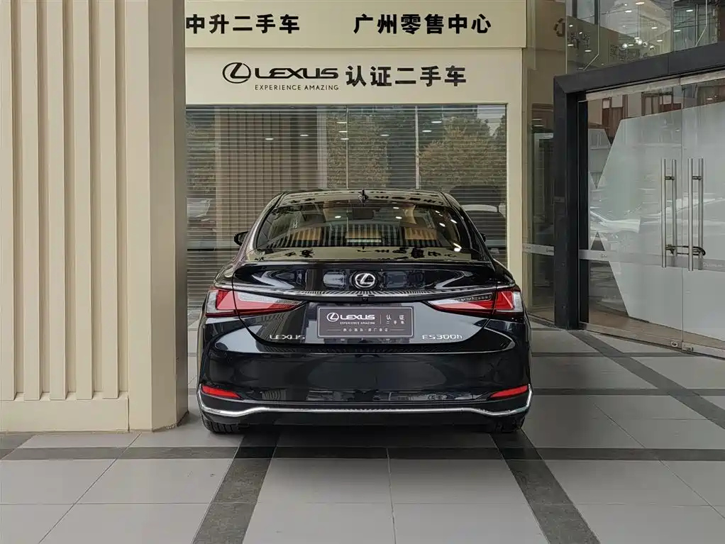 LEXUS ES 2024