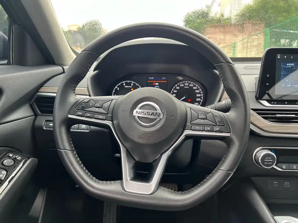 NISSAN TEANA 2021