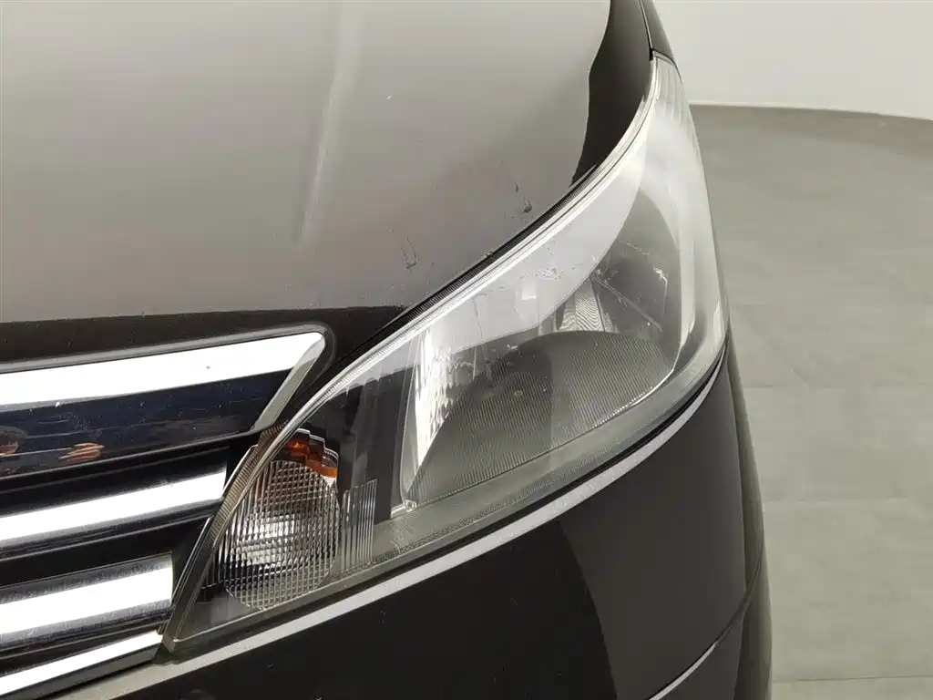NISSAN NV200 2017