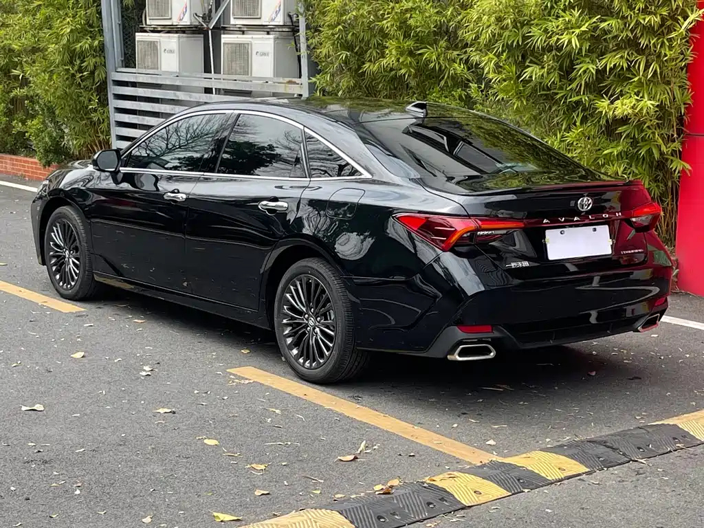 TOYOTA AVALON 2024