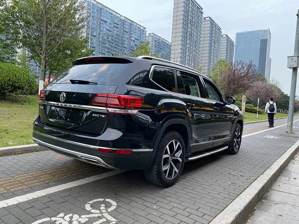 VOLKSWAGEN TOURAN 2021