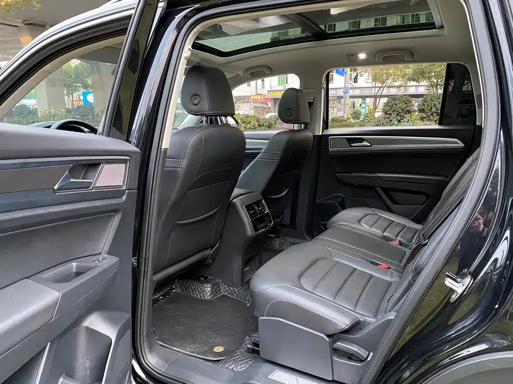 VOLKSWAGEN TOURAN 2021