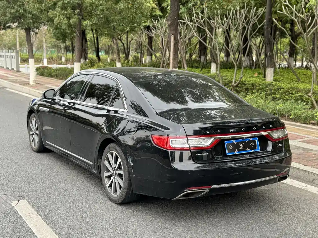 LINCOLN CONTINENTAL 2017