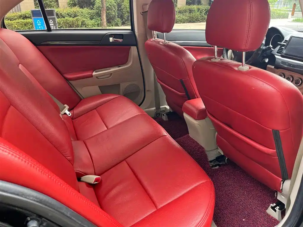 MITSUBISHI LANCER EX 2012