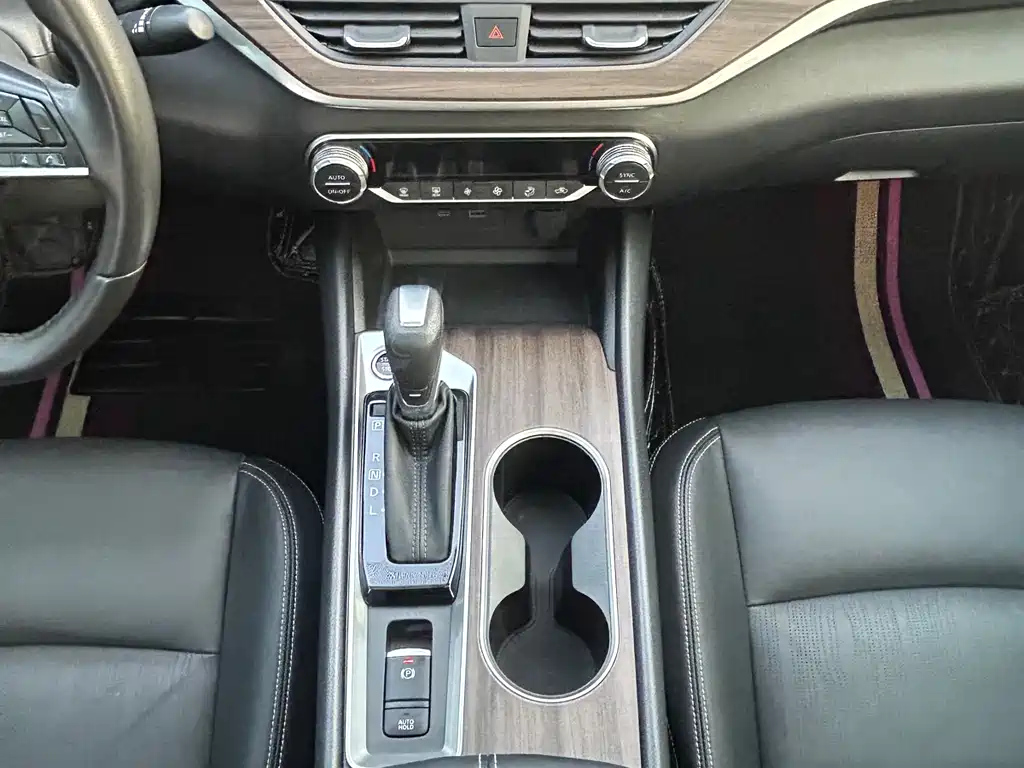 NISSAN TEANA 2022