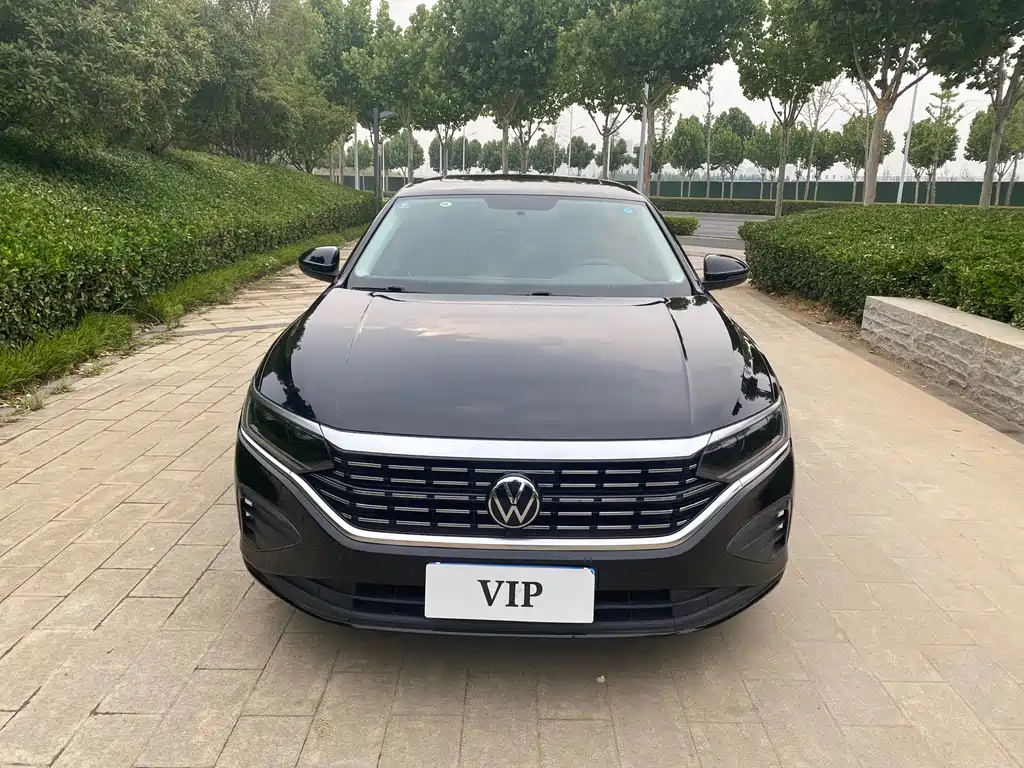 VOLKSWAGEN PASSAT 2022