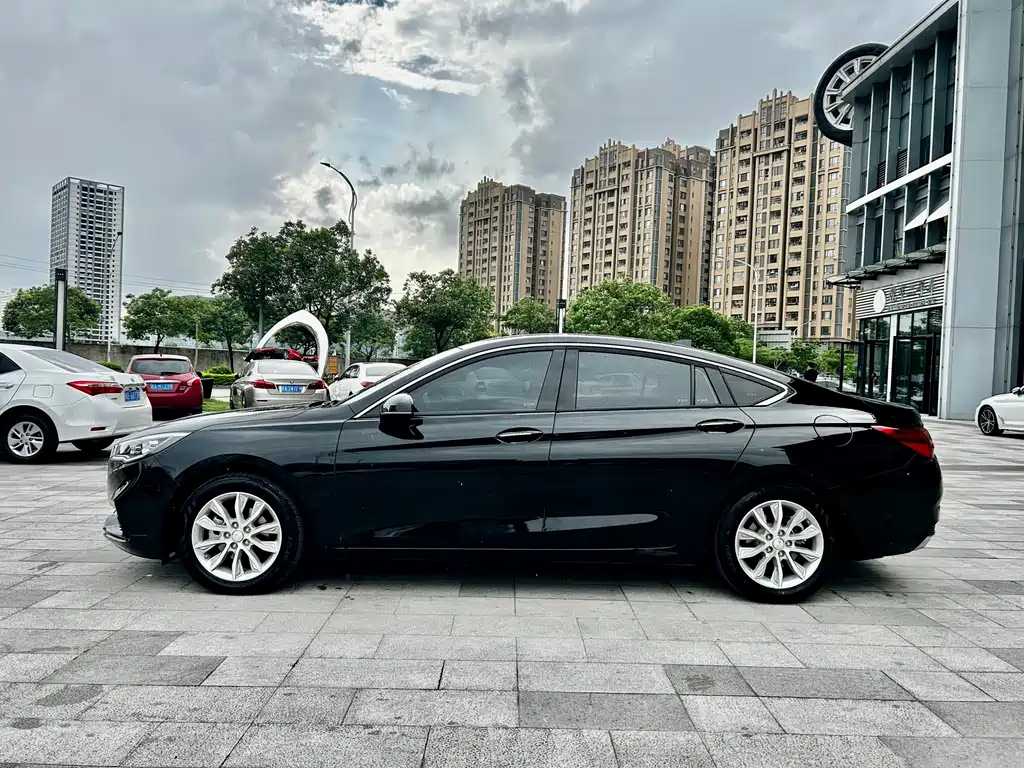 HONGQI H5 2022