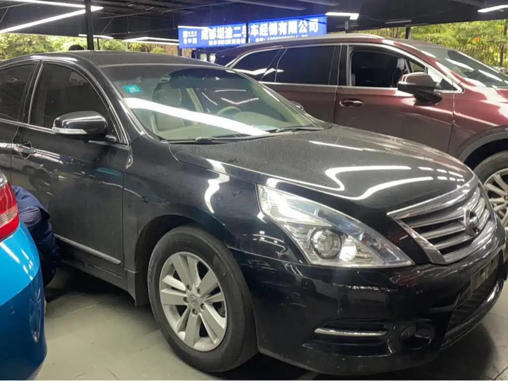 NISSAN TEANA 2011