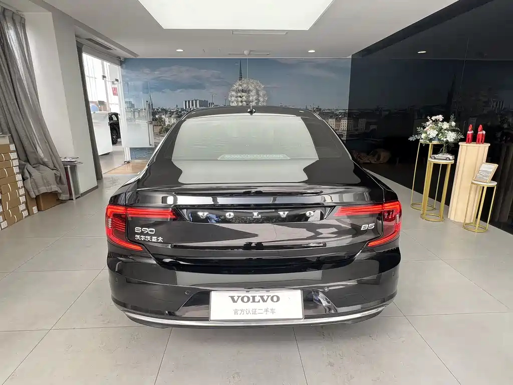 VOLVO S90 2022