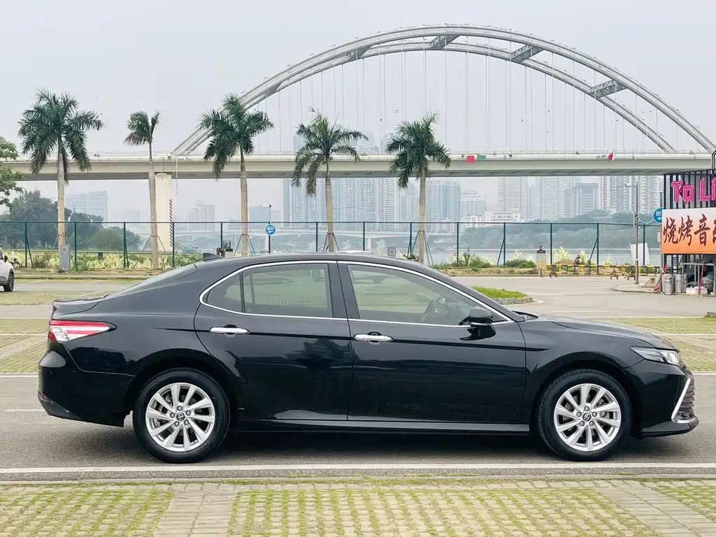 TOYOTA CAMRY 2021