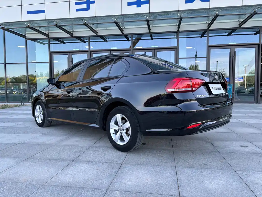 VOLKSWAGEN LAVIDA 2020