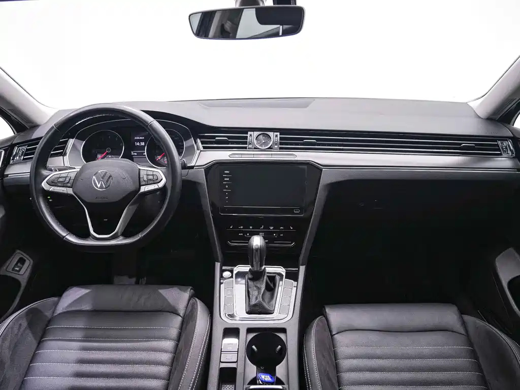 VOLKSWAGEN MAGOTAN 2022