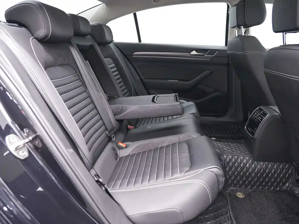 VOLKSWAGEN MAGOTAN 2022
