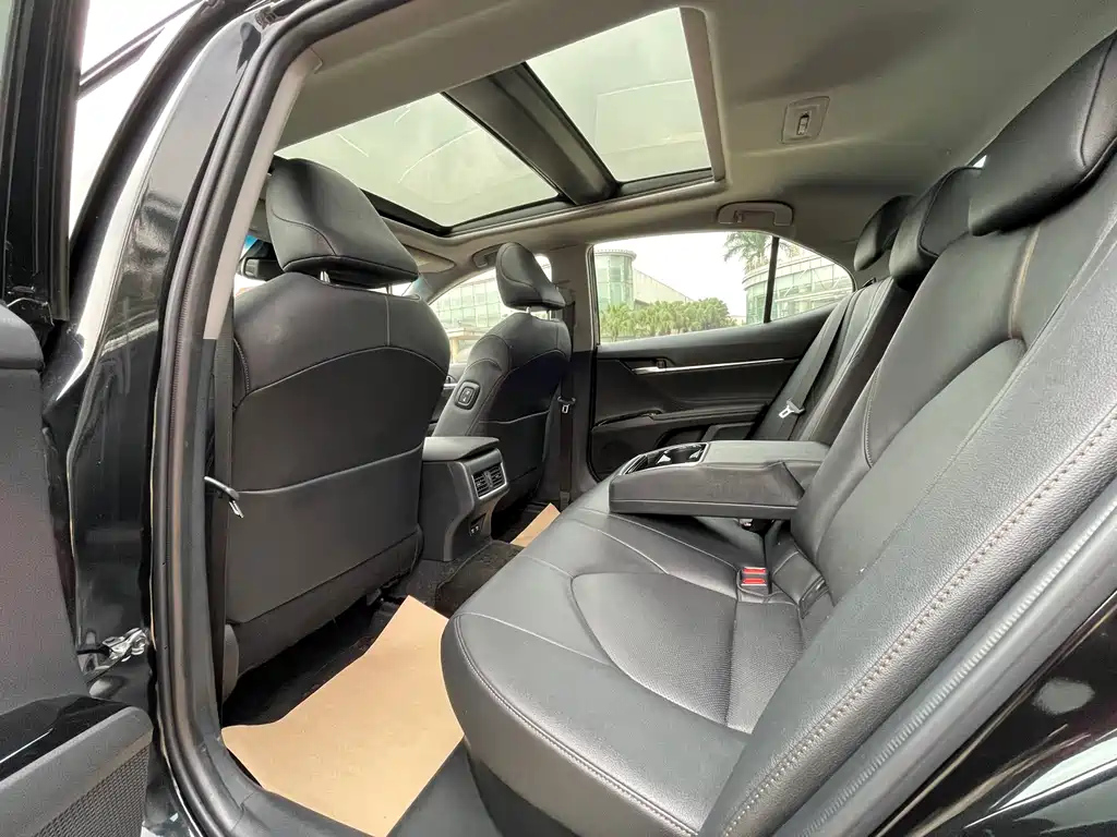 TOYOTA CAMRY 2021