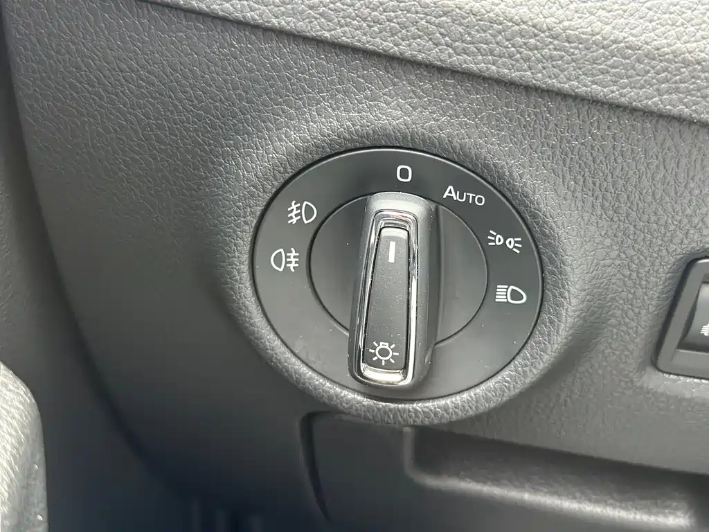 SKODA SUPERB 2019